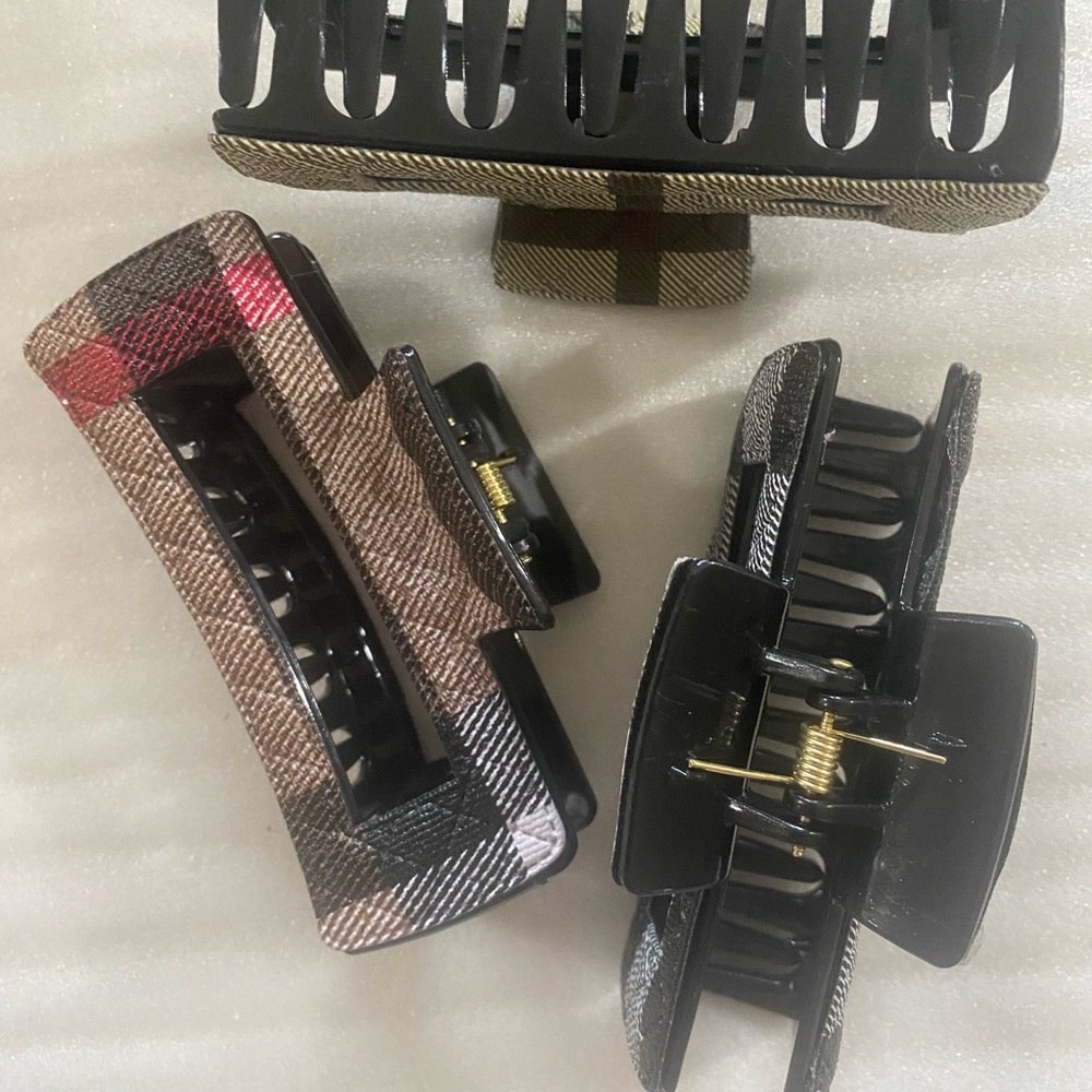 Stylish Plaid Hair Clips in Neutral Tones to Choose From $7ea or 3 for $15 - Picture 4 of 5
